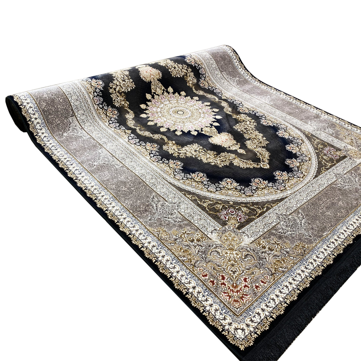 Teppich in Dunkelblau/Schwarz mit silbernen Rahmenlinien und goldenen Details, gerollt