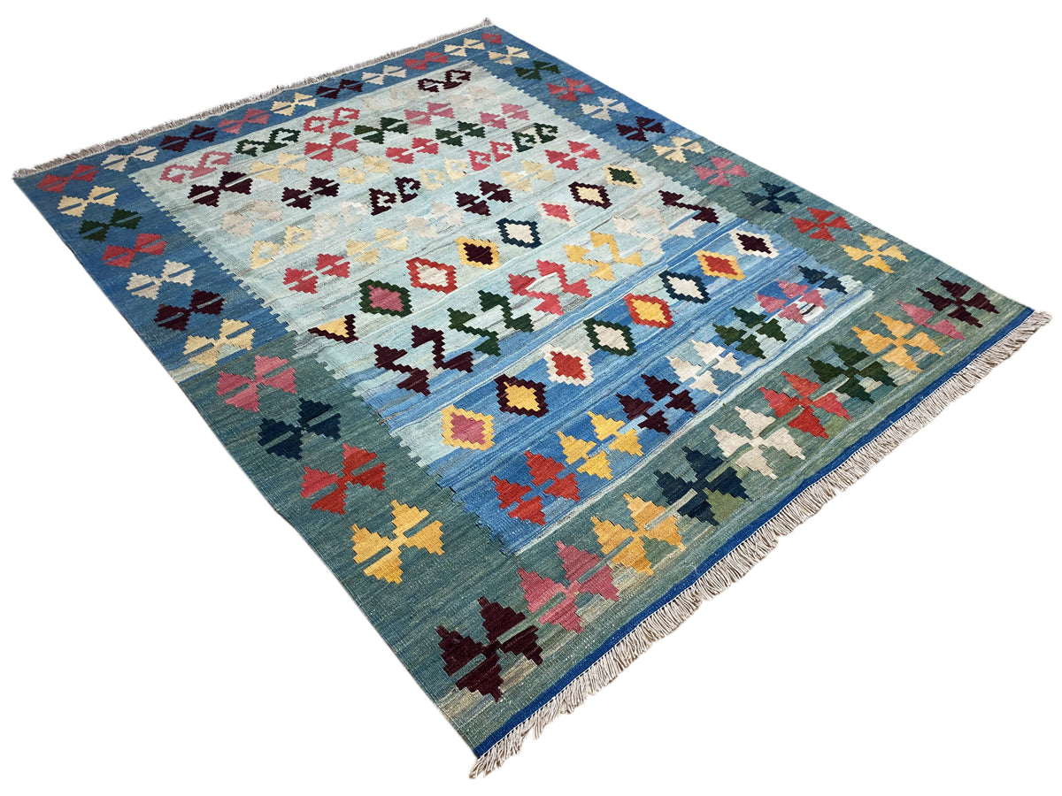 Blauer Kelim-Teppich mit geometrischem Kreuz- und Rautenmuster, Fransen an der Kante