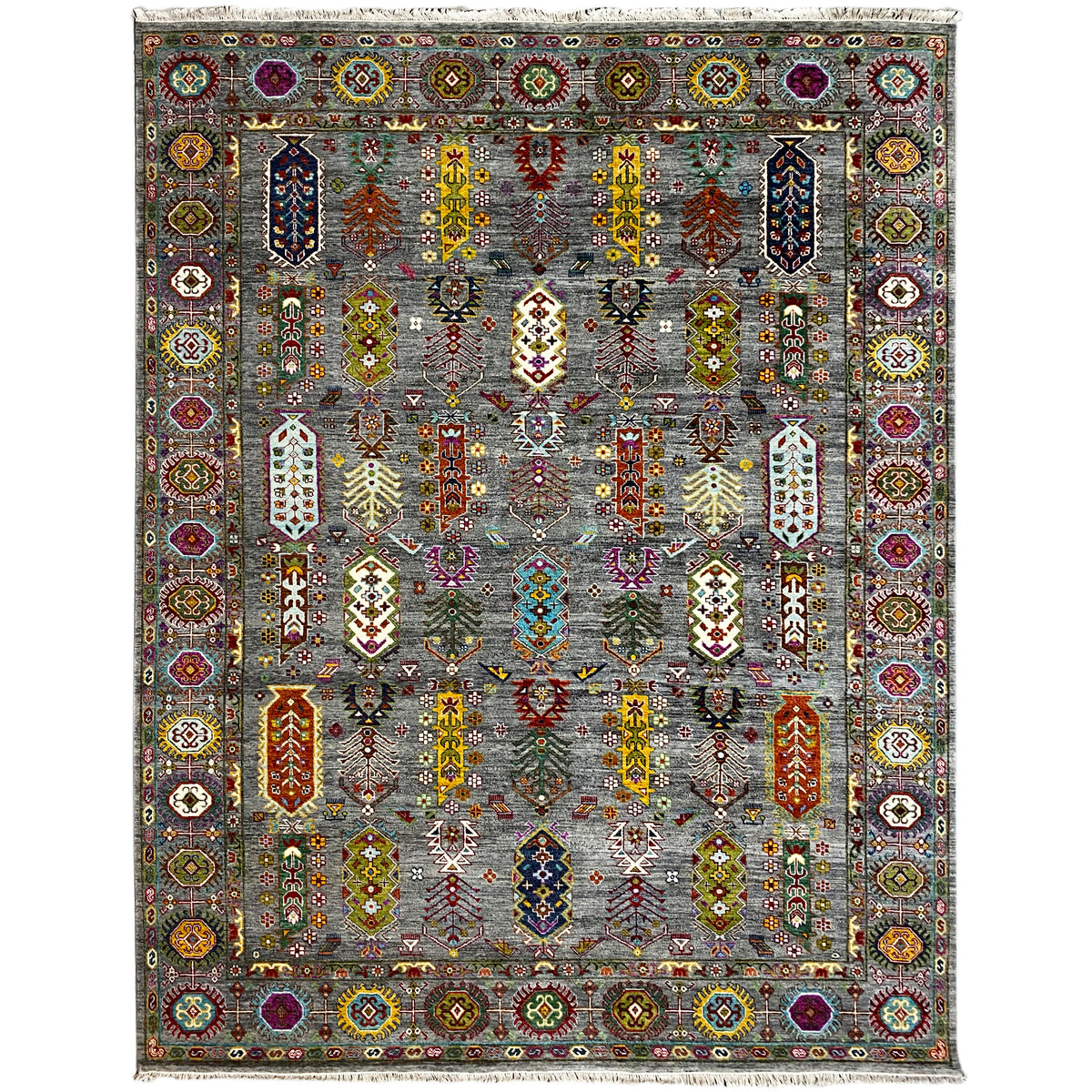 Teppich mit grauem Grund, bunten Ornamenten und Zierbordüre, rechteckig.
