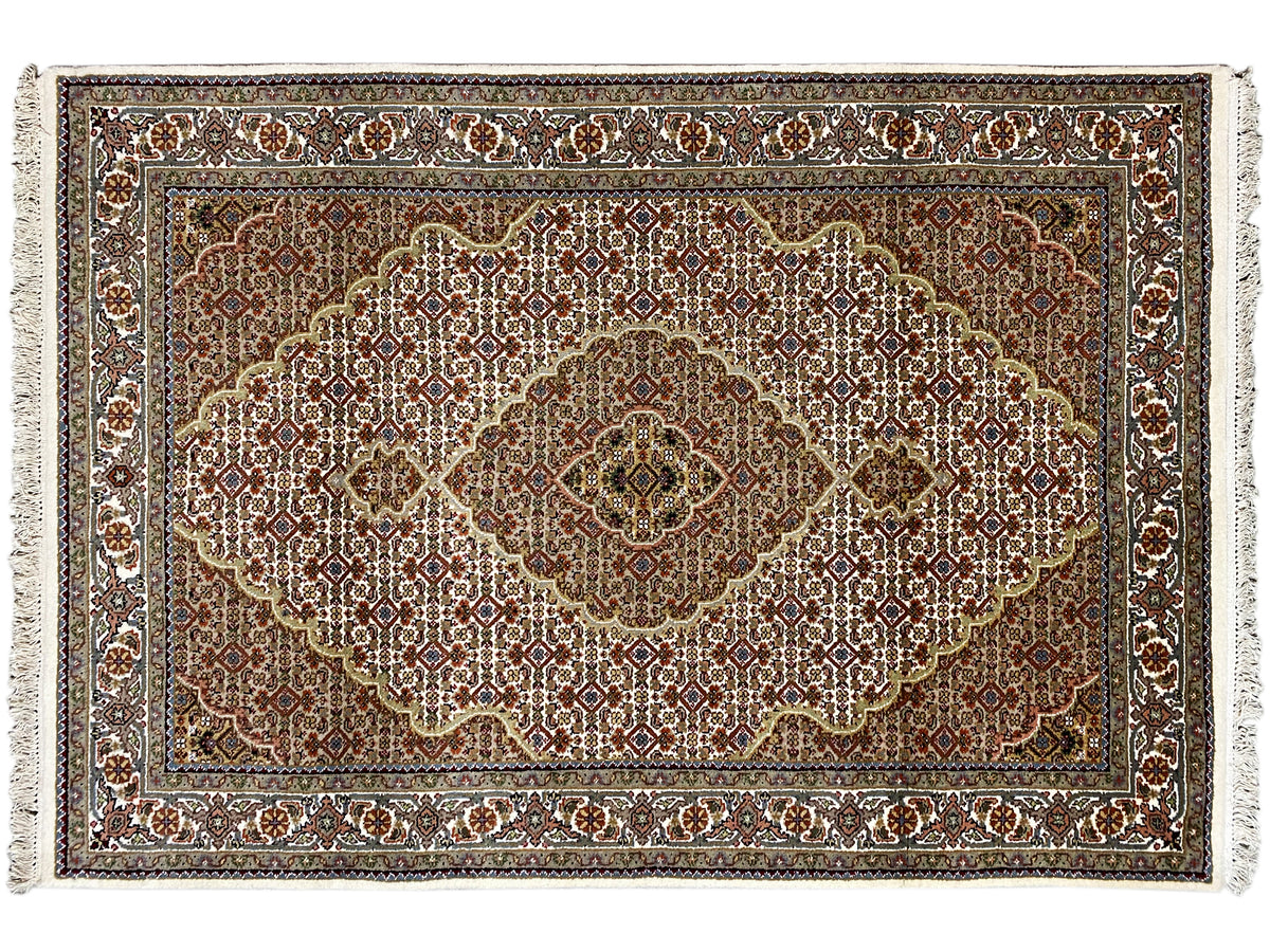Indo Täbriz Teppich rechteckig mit Randbordüre und Medaillon, braun-beige