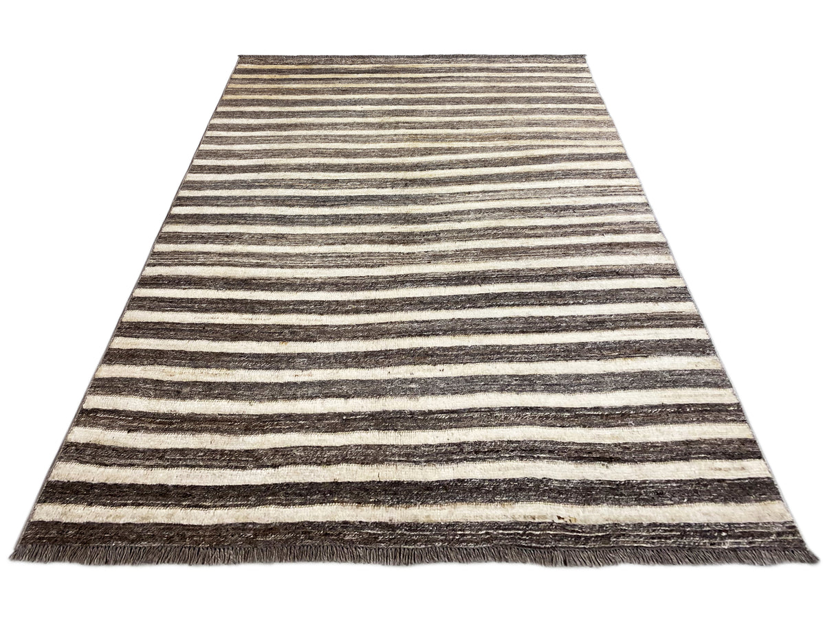 Gestreifter Kelim-Teppich mit Fransen, beige, grau und dunkelbraun gestreift