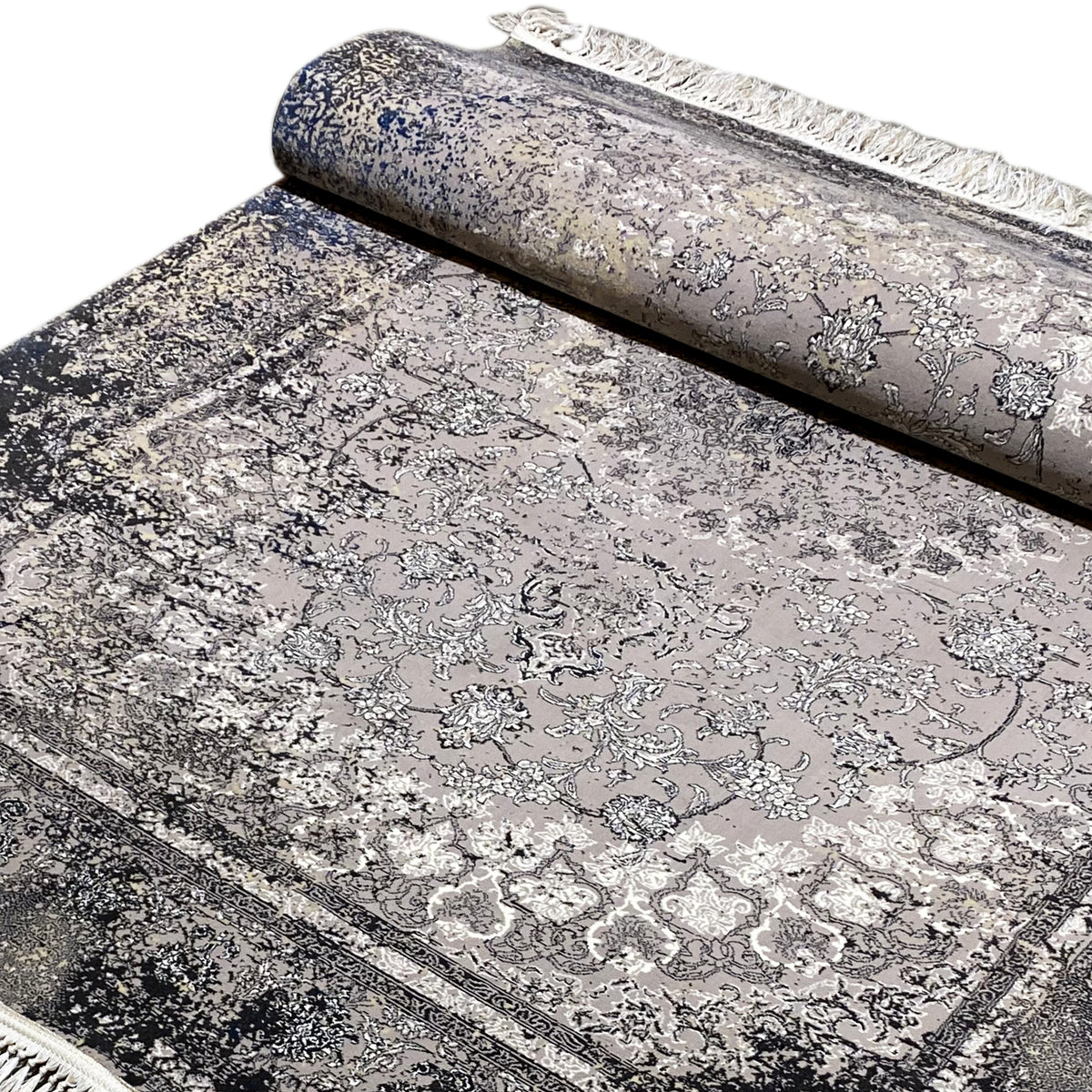 Vintage-Teppich in Grau, gerollt, mit feinem Ornamentmuster und Fransen