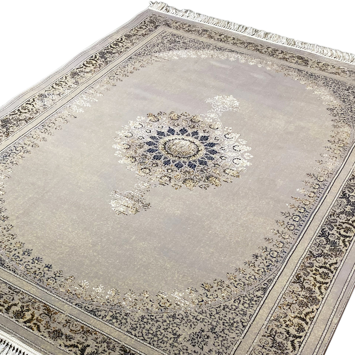 Wiesner Teppich 160x230 cm Nahaufnahme: blaues Medaillon, goldene Verzierungen, umlaufende Bordüre