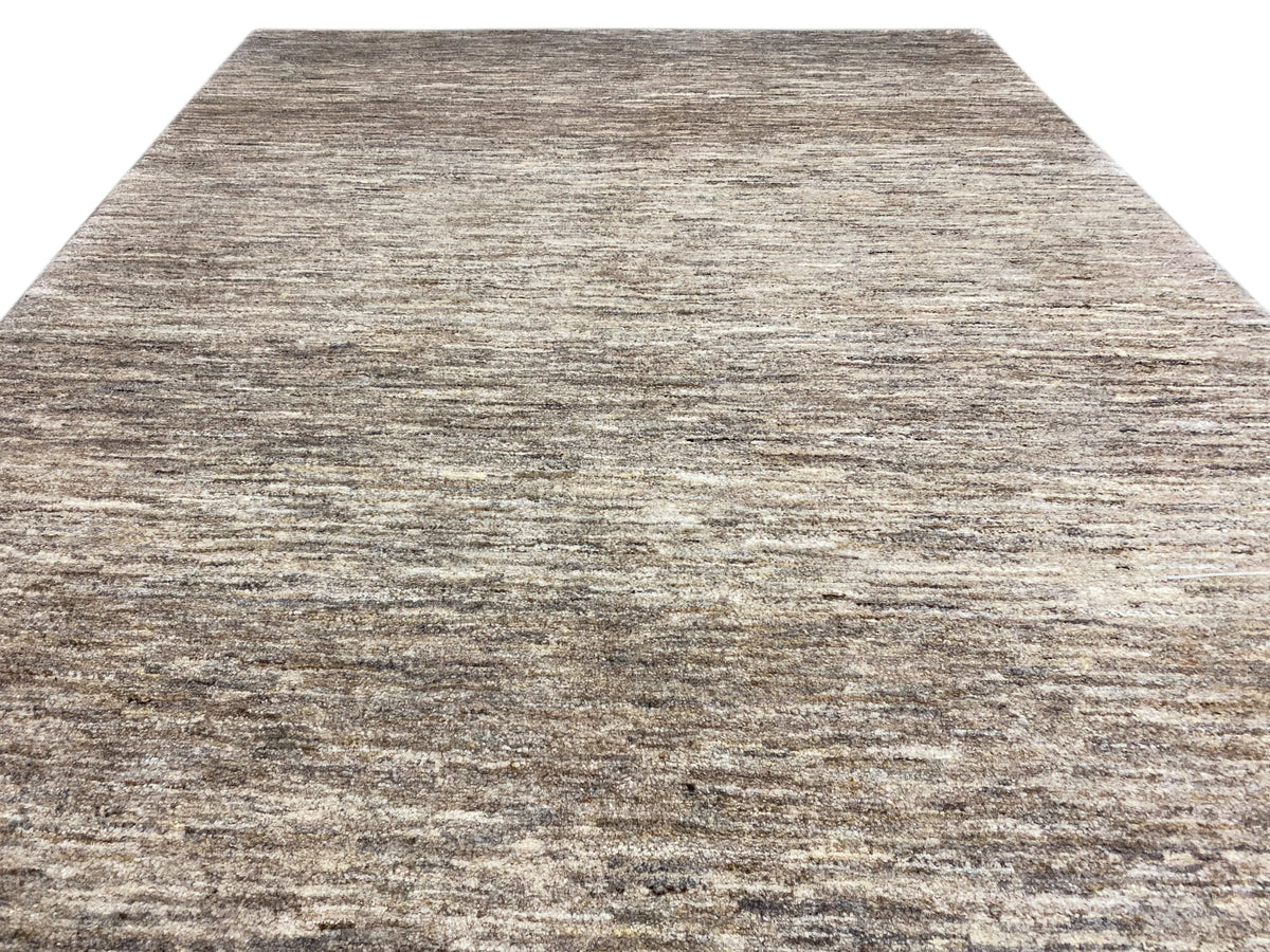 Detailansicht des Gewebes: Gabbeh-Teppich mit flächigem Grau-Beige-Mix