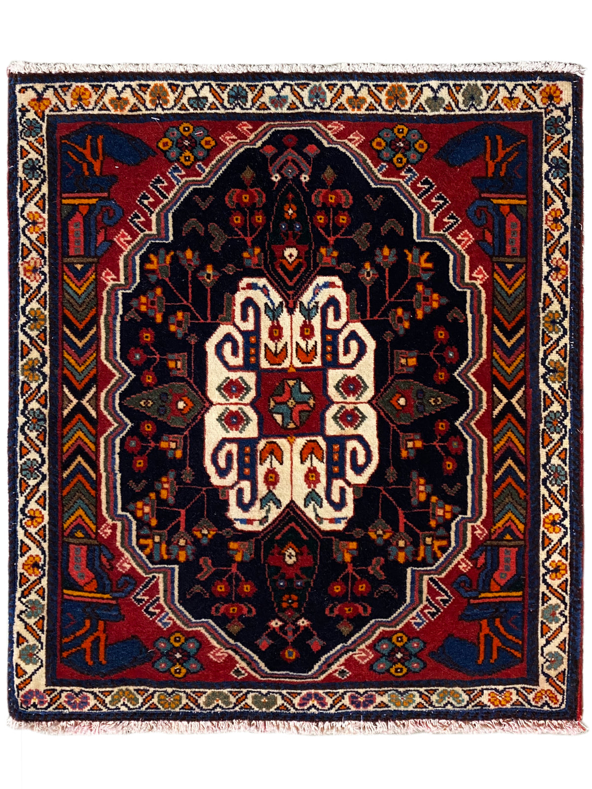 Poshti Teppich im quadratischen Design mit blauem Grund und weiß-rotem Ornament-Muster