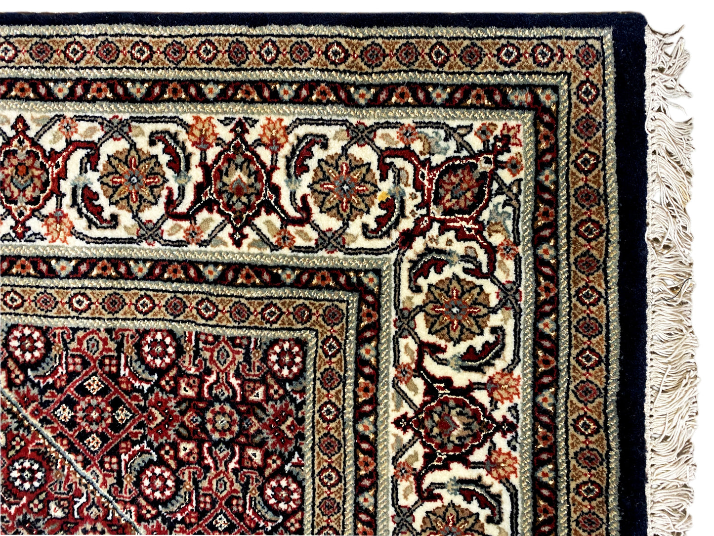 Detailaufnahme geometrisches Muster – handgeknüpfter Bidjar Teppich in Rot