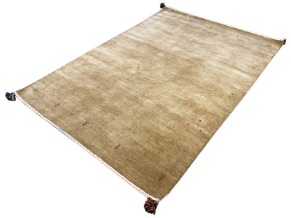 Hochwertiger handgewebter Teppich in warmem Beige