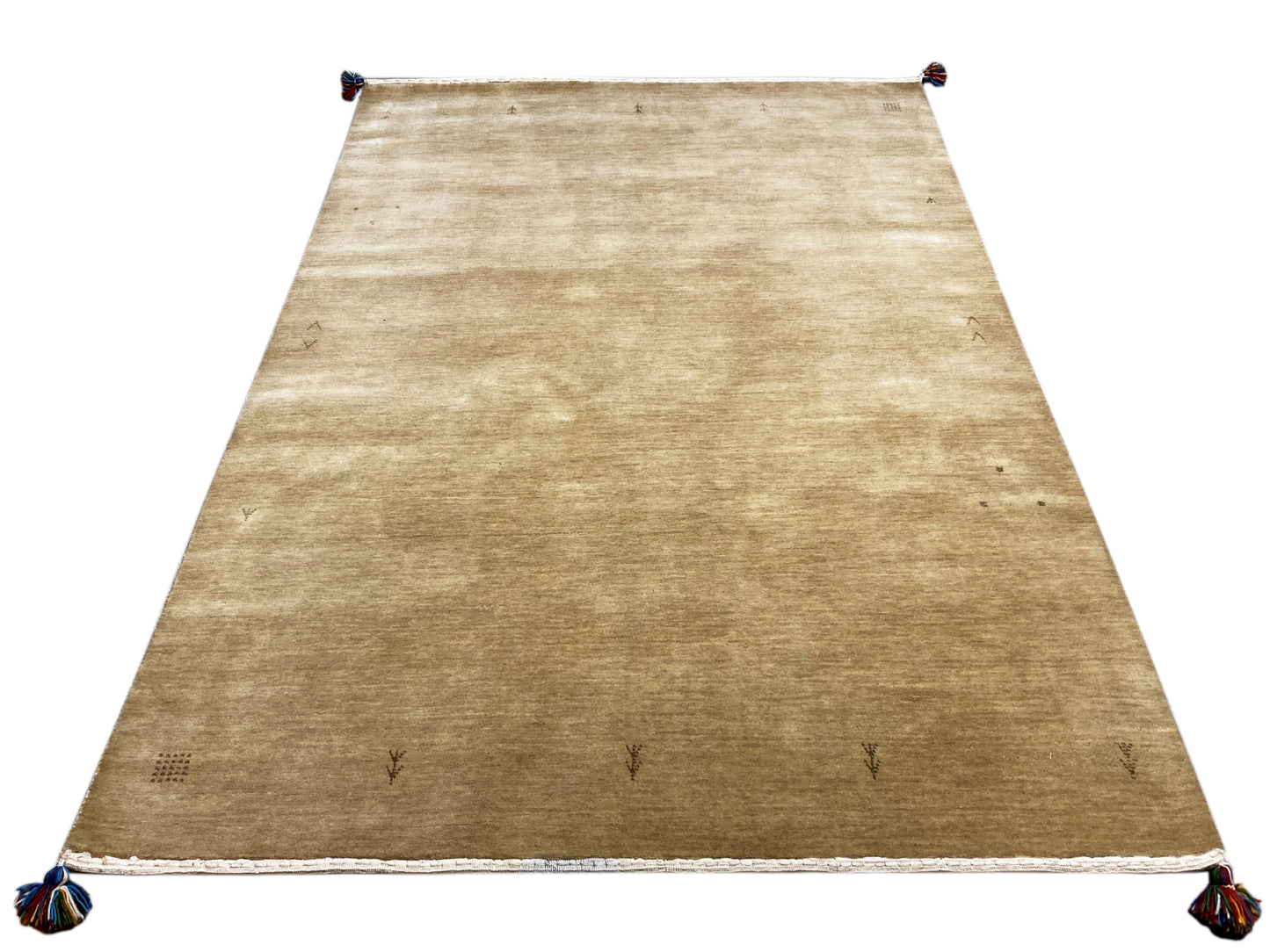 Moderner beiger Wollteppich im skandinavischen Stil