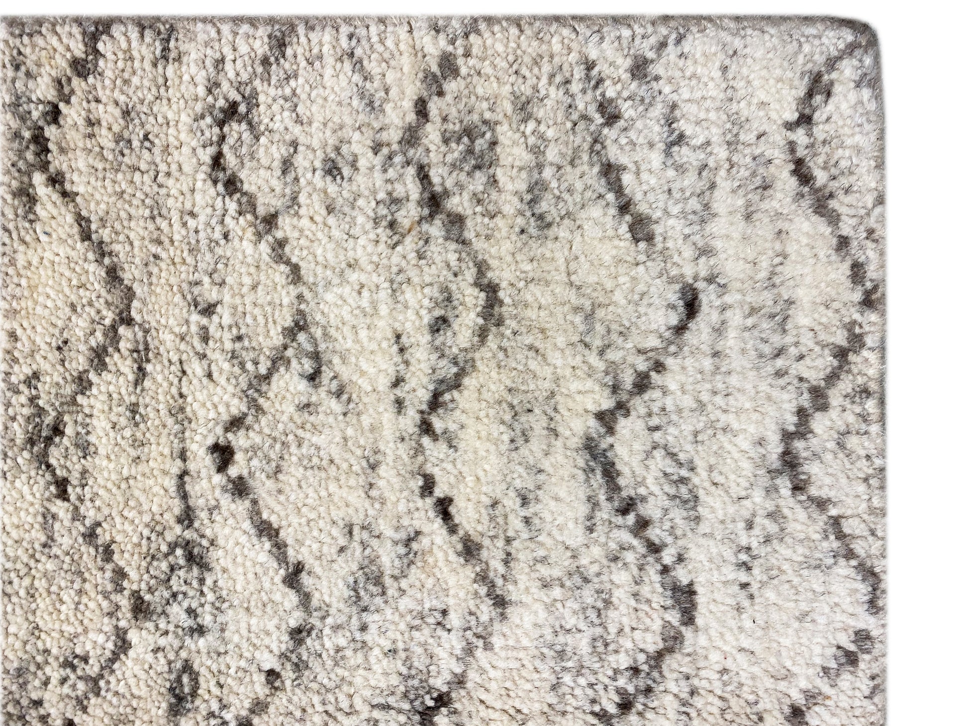 Großer Berberteppich in Creme und Grau für moderne Räume